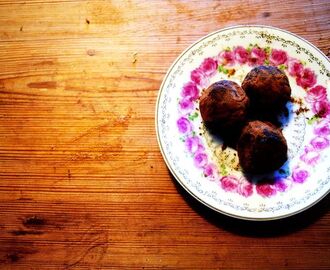 Helgtips: Lakrits-och-chokladbollar med en gnutta lakritslikör.
