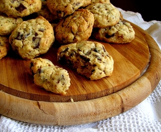 Mandľovo-čokoládové cookies so sušenými slivkami