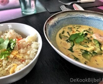 Scampy in gele curry en gebakken rijst