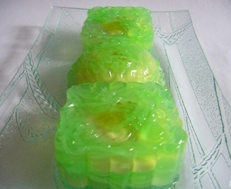 Crystal Jade Lotus Paste Jelly Mooncakes