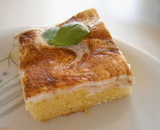 Pudingovo-smotanový koláč so škoricou