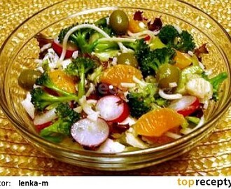 Těstovinový salát se zeleninou a ovocem
