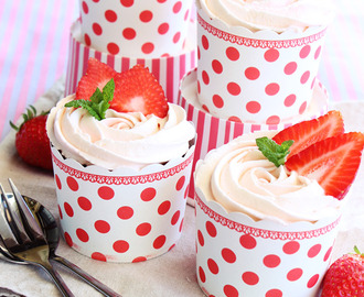 Erdbeer Stracciatella Cupcakes -  Leckerei zum Muttertag