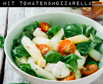 Spargelsalat mit Tomate und Mozzarella – Meine neue Lieblings-Grillbeilage