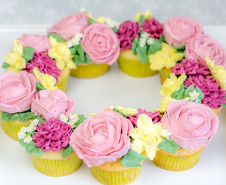 Buttercremeblumen Cupcakes mit der Kenwood Chef Sense + Gewinnspiel {Werbung*} {Video}