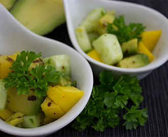Mango Avocado Salat oder: Schnell mal Asien auf dem Teller!