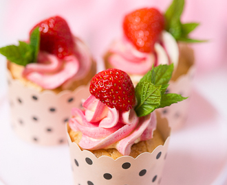 Vegane Erdbeer Vanille Cupcakes