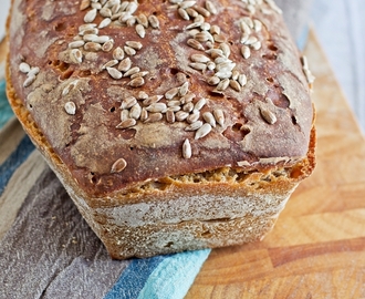 Prosty chleb na zakwasie i pyszny pasztet z soczewicy oraz zapowiedź konkursu Wygraj Vitamixa! :)
