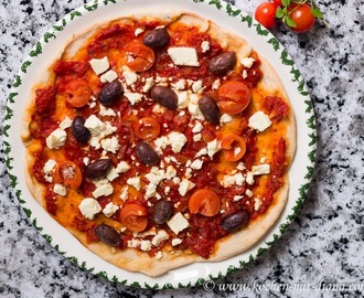 We ♥ Pizza: Pizza mit Ziegenkäse und Oliven/ Pizza with goat cheese and olives