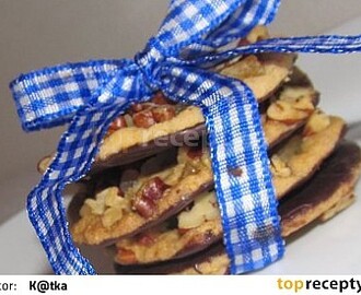 "Lehce pikantní sušenky ve stylu amerických cookies" Zázvorové sušenky s pekanovými ořechy
