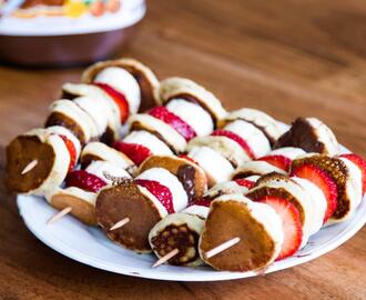 Mini Pancakes mit Erdbeeren, Bananen und Nutella