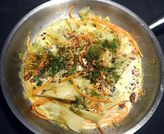Fenchel mit Karotte und Mandeln
