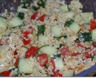 Bulgur Salat - vegan - etwas für die Mittagspause im Sommer