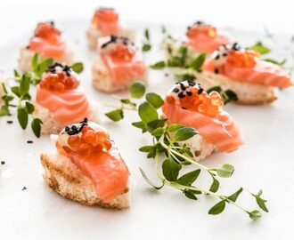 Salmon Canapés with Soy Mayo