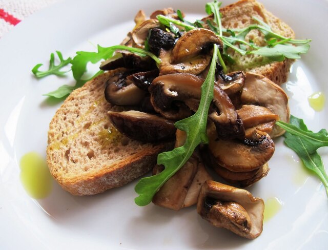 Брускетта с грибами — постимся вкусно и полезно…