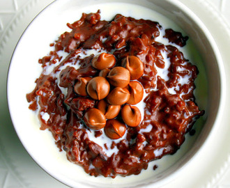Champorado (Filipino Chocolate Rice Porridge/Pudding)