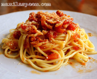 Spaghetti All'amatriciana (Spaghetti with Bacon and Onion)