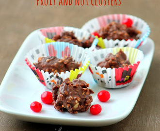 Holiday Fruit and Nut Clusters