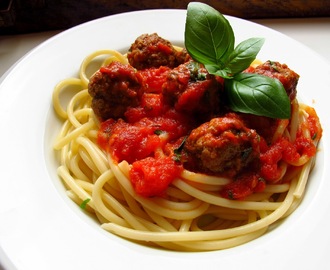 Špagety s masovými koulemi (Spaghetti and meatballs)
