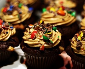 Brownies cupcakes s arašídovo-karamelovým krémem
