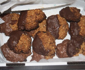 Chocolate and Ginger Oaty Cookies