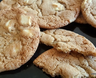 Cookies med vit choklad