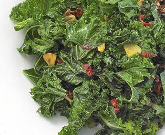 Stir-fried curly kale with chilli & garlic