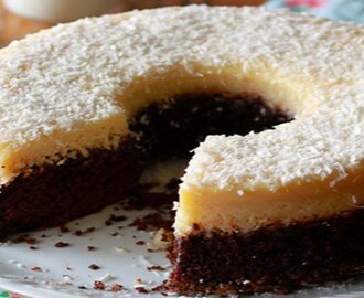 Receita de Bolo PrestÃ­gio Delicioso, aprenda como fazer um bolo de chocolate com creme de coco, Ã© fÃ¡cil e simples.