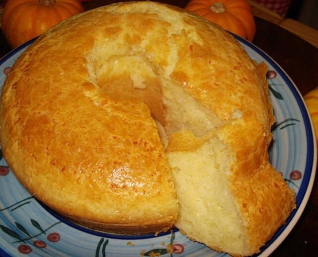 Receita de Bolo de Pão de Queijo, aprenda como fazer um bolo do famoso pãozinho de queijo,simples e fácil.