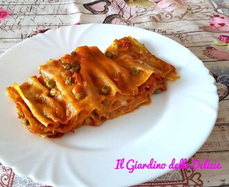 Lasagna con pomodoro e piselli al microonde