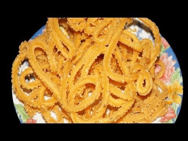 Murukulu Janthikalu recipe in telugu (Urad Dal) -  మినప పిండి జంతికలు చే...