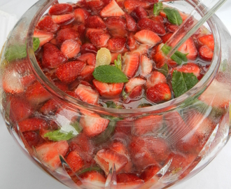 Getränk des Sommers: Erdbeerbowle