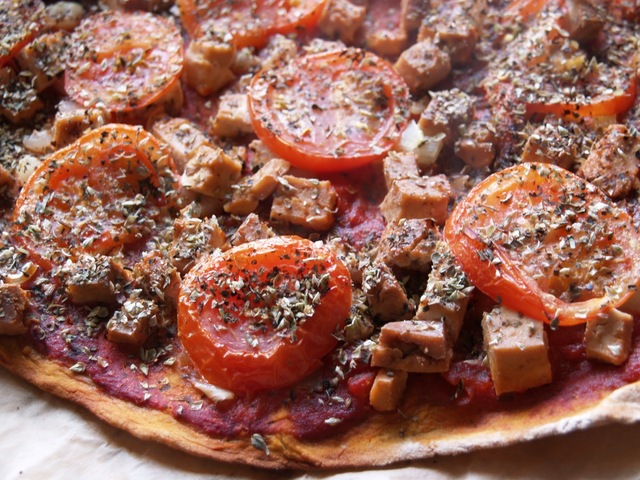 Pizza uunissa (gluteeniton, hiivaton, leivinjauhoton)