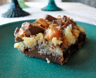 Snickers cheesecake brownies