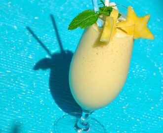 Coco Sunshine – Banan och ananas smoothie