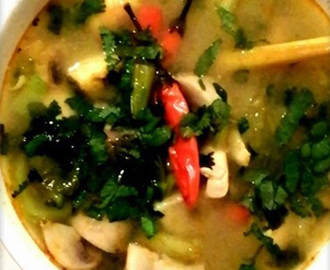 Tom yum – zmysłowa tajska zupa
