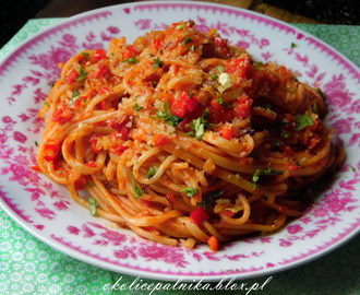 Spaghetti napoli - przepis na prosty sos pomidorowy