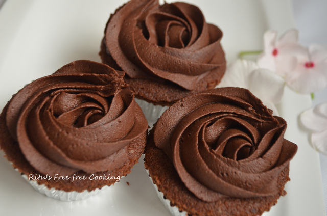 CHOCOLATE CUPCAKE WITH CHOCOLATE FROSTING