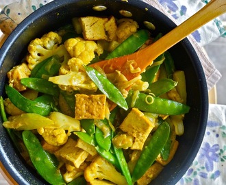 Vegetarian tofu curry