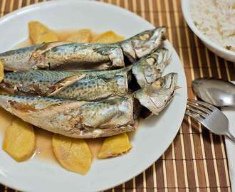 Paksiw na Isda (Fish Stewed in Vinegar)