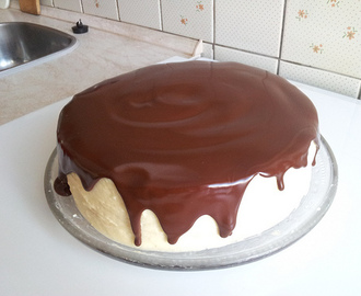 Čokoládový dort s vanilkovým krémem a ganache