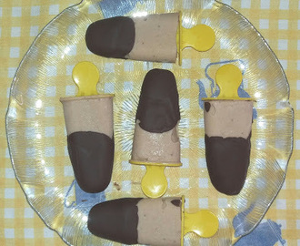 Gelados de Banana e Manteiga de Amendoim com cobertura de Chocolate