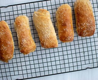 Hotdog broodjes uit eigen keuken