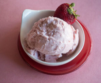 Vegan Strawberry Ice Cream Recipe #SundaySupper