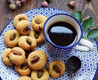 Ciasteczka arabskie z wodą różaną – Ghraybeh