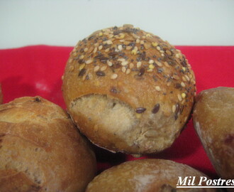 Evento de blog.  El pan de cada mes.  Pan integral con sésamo, amapola y linaza
