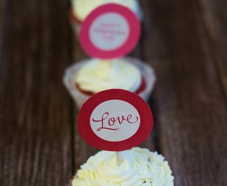 Rote Samt-Cupcakes/ Red Velvet Cupcakes