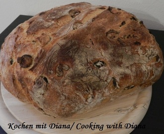 Brot mit Oliven/ Bread with olives