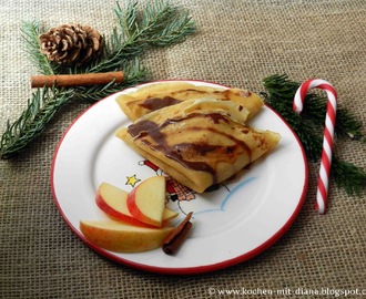 Lebkuchen-Crêpes mit Bratapfelspalten und Karamellsauce/ Gingerbread pancakes with caramel sauce and baked apple