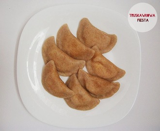 Pszenno-gryczane pierogi z wędzonym tofu i dynią